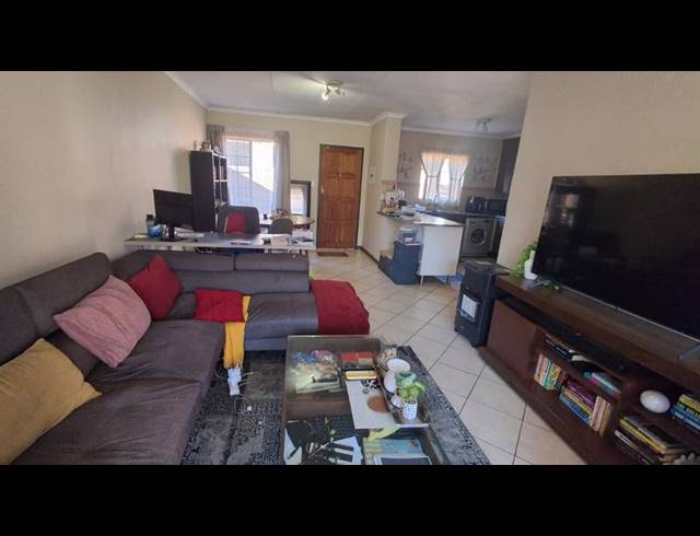 2 BEDROOM PROPERTY TO RENT IN MONAVONI